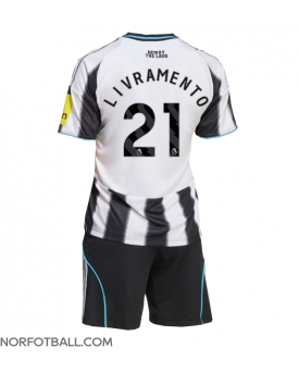Billige Fotballdrakt Newcastle United Tino Livramento #21 Replika Hjemmedraktsett Barn 2025-26 Kortermet (med bukser)